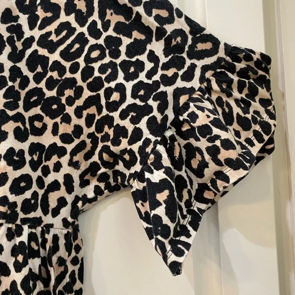 SALE 3/$45 👀 - Picture 3 of 4